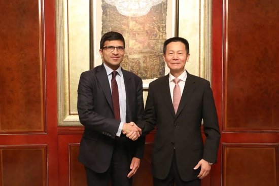 富途证券 证监会主席吴清会见英国金融行为监管局首席执行官亚迪